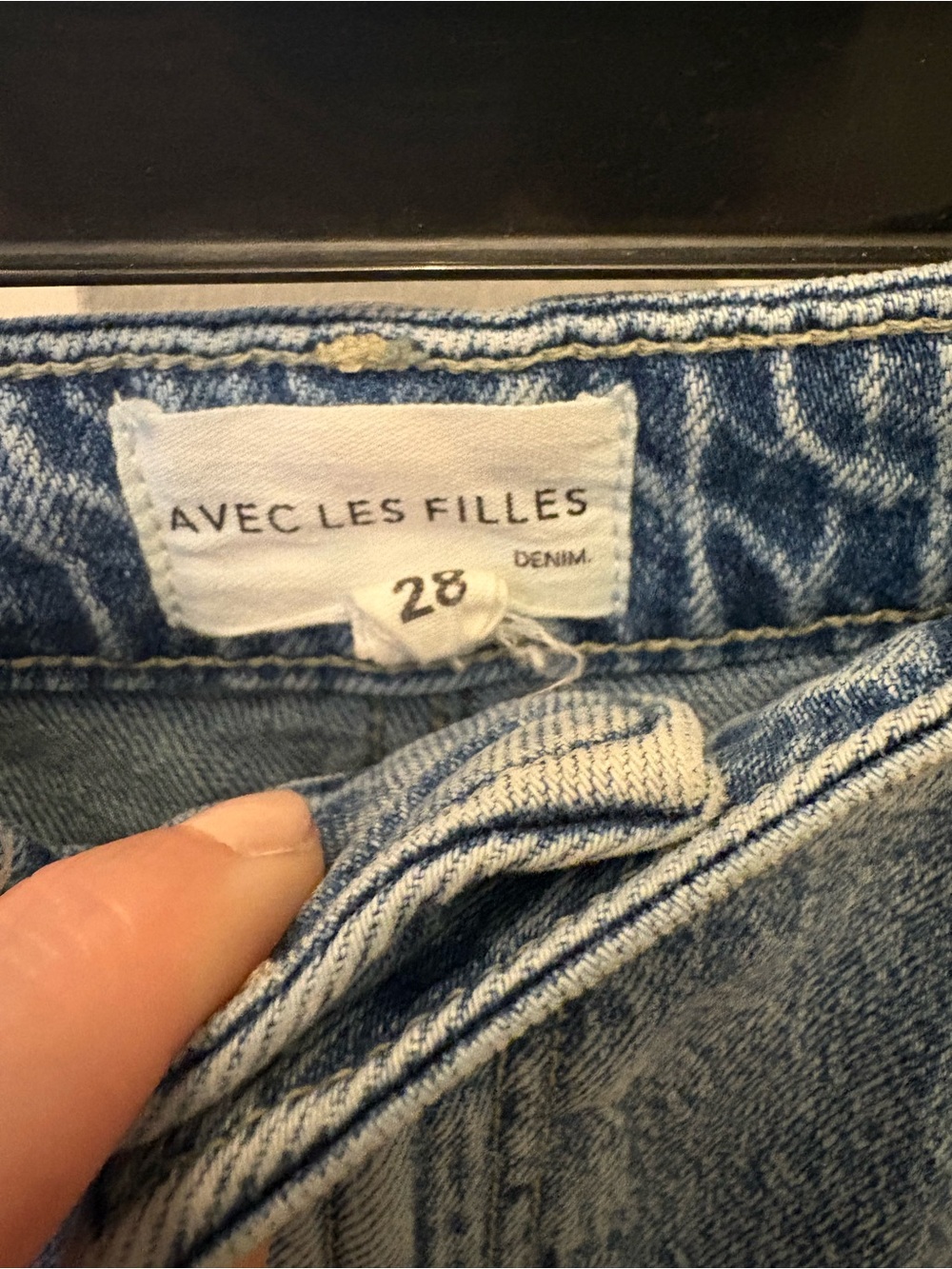 Avec Les Filles Heart Embroidered Barrel Jeans - Light Wash - Picture 4 of 7